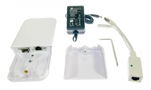MikroTik RBFTC11 – Glasvezel Naar Koper Converter – Waterdichte Behuizing Met Slot – PoE 802.3af/at – Incl. Injector En Voeding